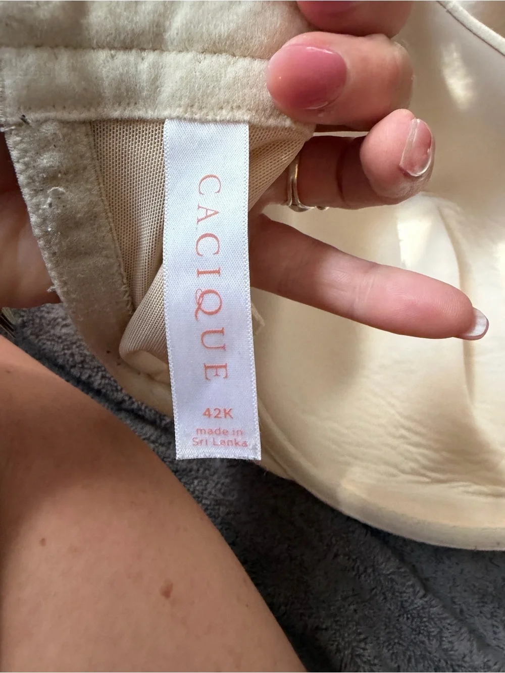 Full Coverage Bra in Light Beige - 42K